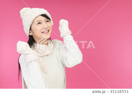 ガッツポーズの女性 ガッツポーズの女性 35116551