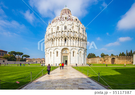 The Pisa Baptistery in Pisa, Italy The Pisa Baptistery in Pisa, Italy 35117387