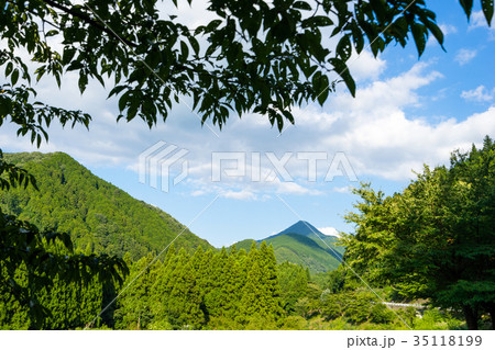 近畿のマッターホルン！高見山を見上げる！（奈良県吉野郡東吉野村） 35118199