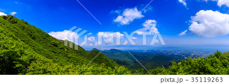 立岩の峰　新緑の雲仙　パノラマ 35119263