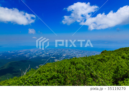 立岩の峰 新緑の雲仙 立岩の峰 新緑の雲仙 35119270