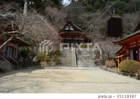 談山神社の境内（奈良県桜井市多武峰） 35119387