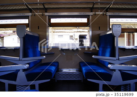 レトロ客車（旧型客車）の座席 35119699