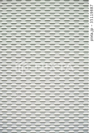 エンボス加工された金属板　縦位置 35119887