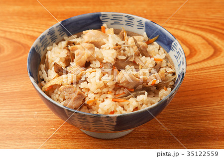 鶏ごぼうの炊き込みご飯 鶏ごぼうの炊き込みご飯 35122559