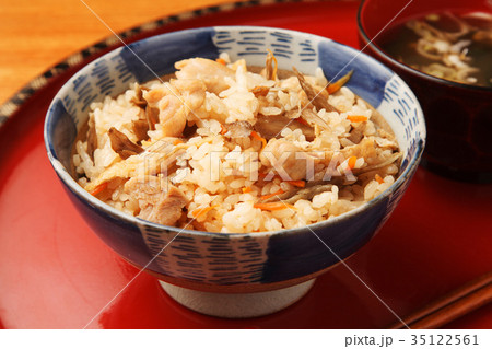 鶏ごぼうの炊き込みご飯 35122561