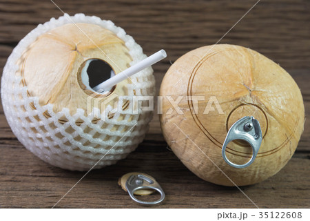 fresh coconut drink, coconut with pull ring 35122608