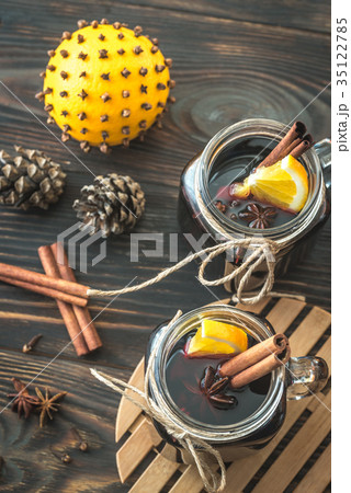 Two glasses of mulled wine 35122785