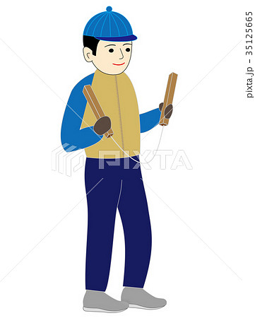 拍子木を打つ少年 35125665