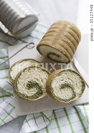 ヨモギのうずまきパン 35127448