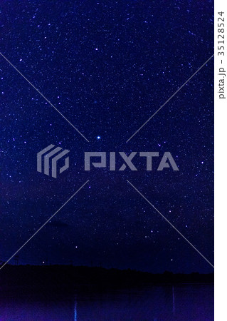 竹富島、南十字星が見える空 35128524