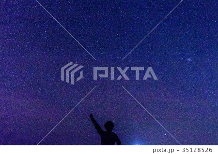 竹富島、南十字星が見える空 35128526