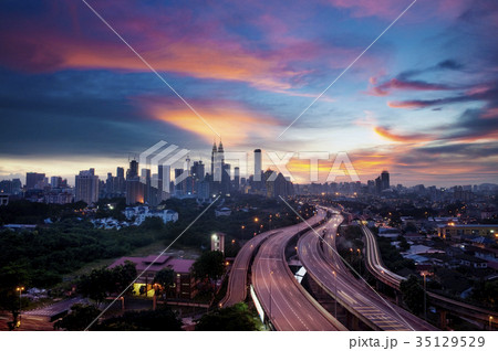 Kuala Lumpur skyline 35129529