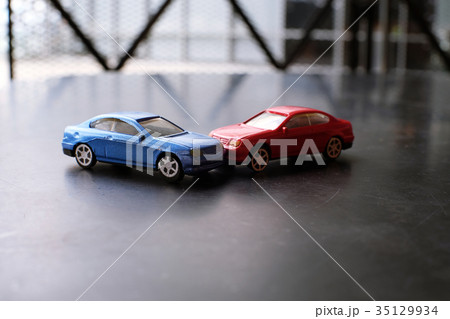 Toy cars crash accident. Simulation 35129934
