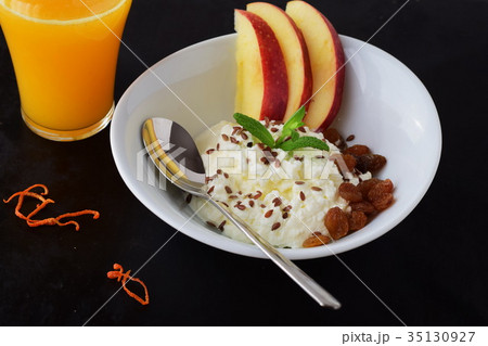 Healthy breakfast Healthy breakfast 35130927