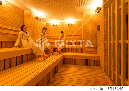 サウナ　入浴　女性 35131464