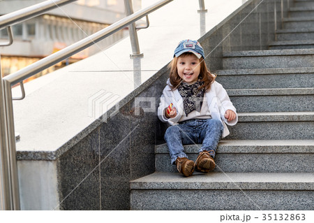 model child hip-hop sitting on stairs outdoor 35132863