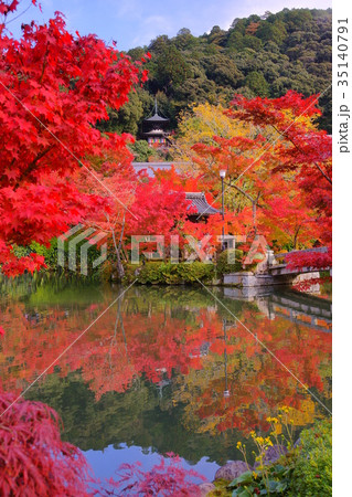 Eikando Temple pond in Early autumn  35140791