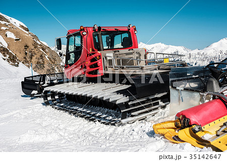 Snow grooming machine (Ratrak). Snow grooming machine (Ratrak). 35142647