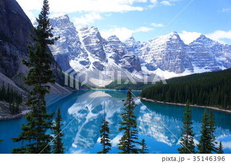 レイクモレーン　カナディアンロッキー 35146396