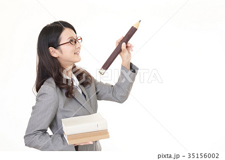笑顔の女性教師 笑顔の女性教師 35156002