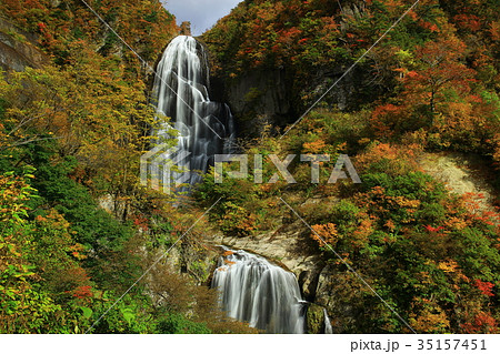 紅葉の安の滝 35157451