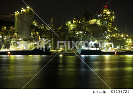 北九州 苅田港  三菱マテリアルの工場夜景　 35158725