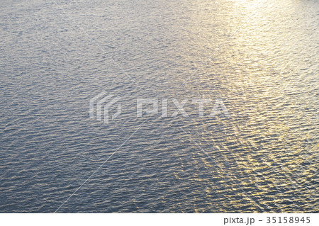海 海 35158945