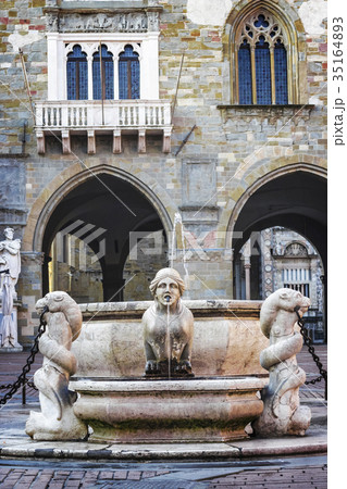 Beautiful old fountain in the center of Bergamo Beautiful old fountain in the center of Bergamo 35164893