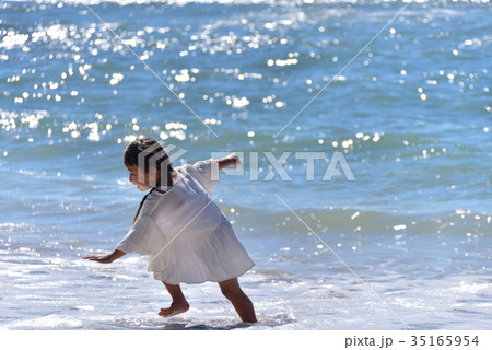 海辺の子供 35165954