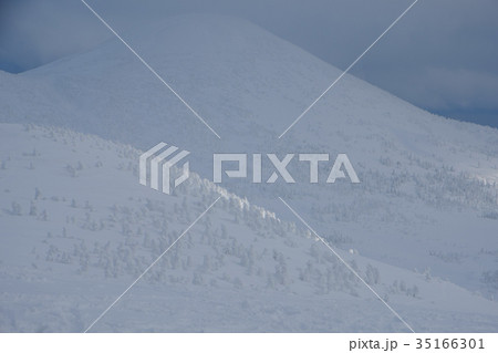 冬の八甲田山頂 冬の八甲田山頂 35166301
