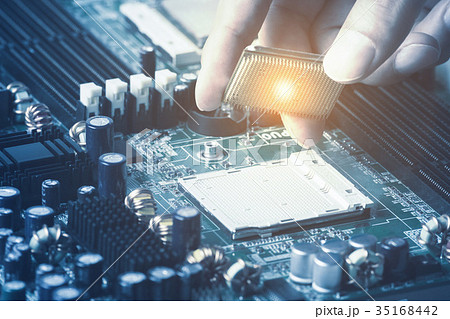 電子基板とCPU 35168442