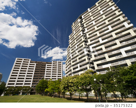 幕張の高層マンション街 35175322