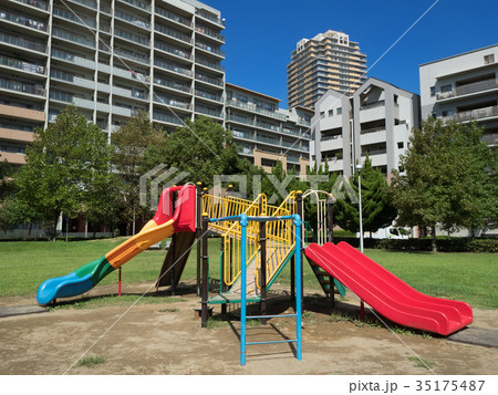 幕張の高層マンション街 幕張の高層マンション街 35175487