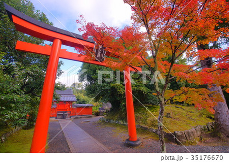 Tenryuji Temple Hachimansha in early autumn 35176670