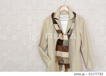 秋のファッションイメージ 35177783