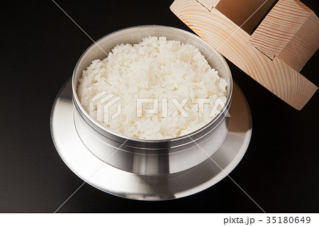 釜炊きのご飯 35180649