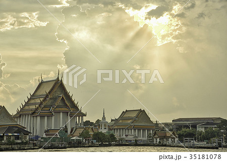 Chao Phraya river, sunset 35181078