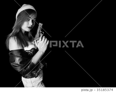 girl with gun 35185374