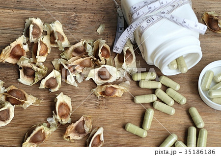 Moringa capsules 35186186