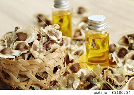 moringa oil 35186254