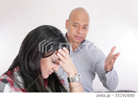 young couple having relationship difficulties young couple having relationship difficulties 35192680