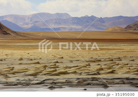 high mountain pass in Tibet mountain landscape 35195030