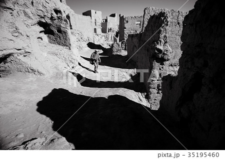 ruins of an ancient city in Tibet 35195460