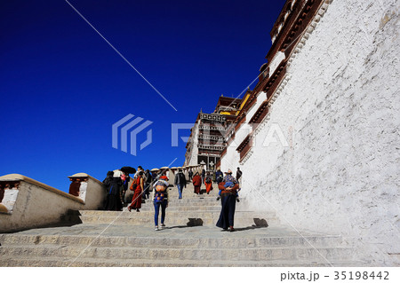 city view in Tibet china 35198442