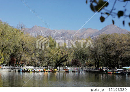 sacred lake in tibet landscape sacred lake in tibet landscape 35198520