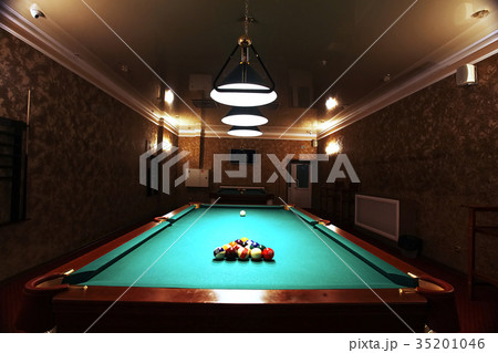 Large room with pool tables 35201046