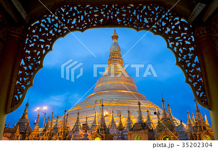 Shwedagon pagoda Shwedagon pagoda 35202304