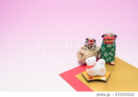戌と獅子舞の置物 35205032