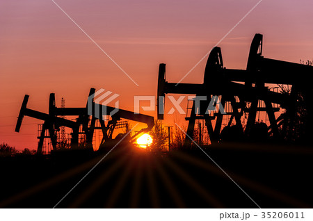 Oil pumps. Oil pumps. 35206011